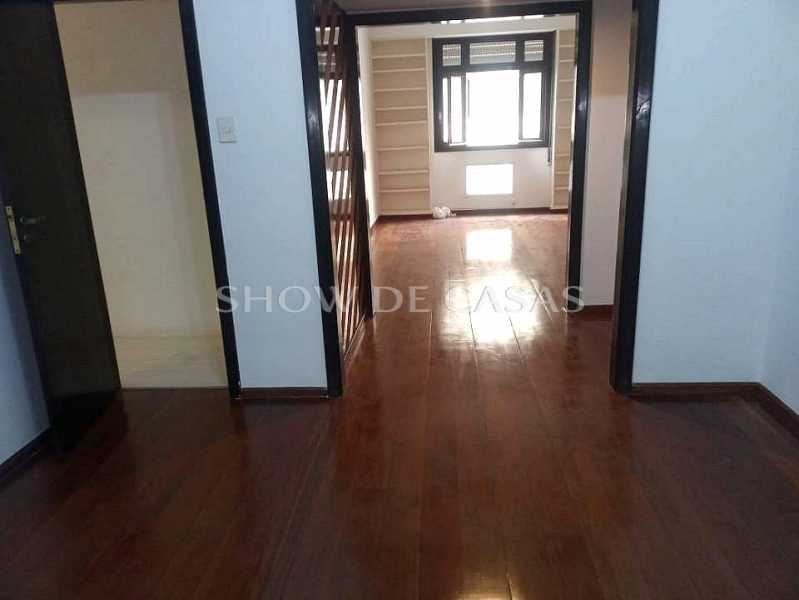 Apartamento à venda com 3 quartos, 130m² - Foto 2