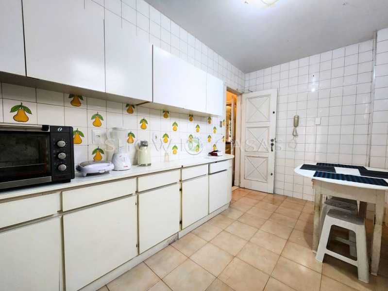 Apartamento à venda com 4 quartos, 220m² - Foto 25