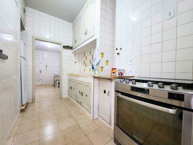 Apartamento à venda com 4 quartos, 220m² - Foto 26