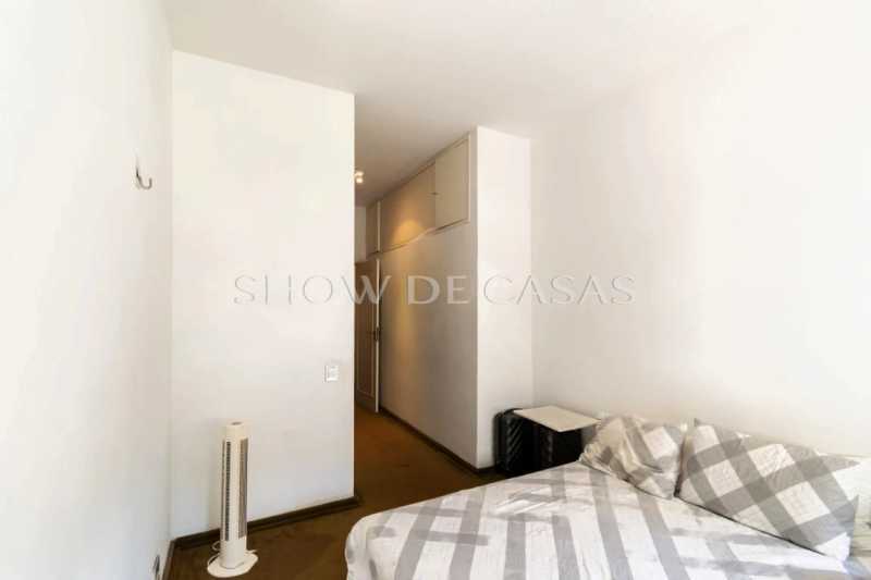 Apartamento à venda com 4 quartos, 235m² - Foto 18