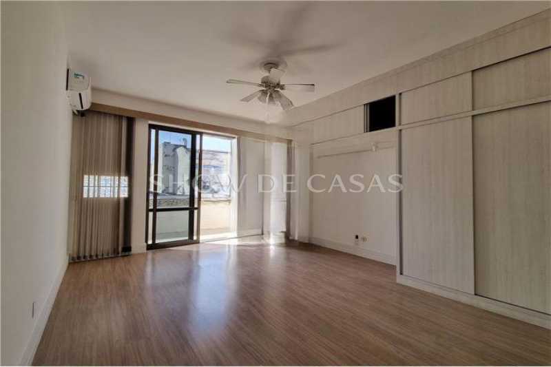 Apartamento à venda com 3 quartos, 210m² - Foto 9