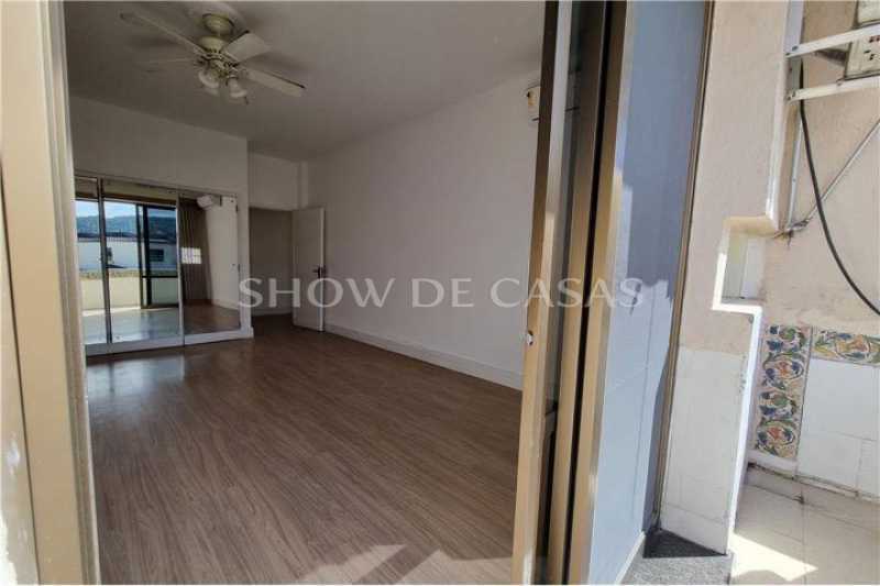 Apartamento à venda com 3 quartos, 210m² - Foto 12