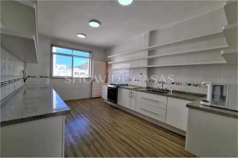 Apartamento à venda com 3 quartos, 210m² - Foto 17