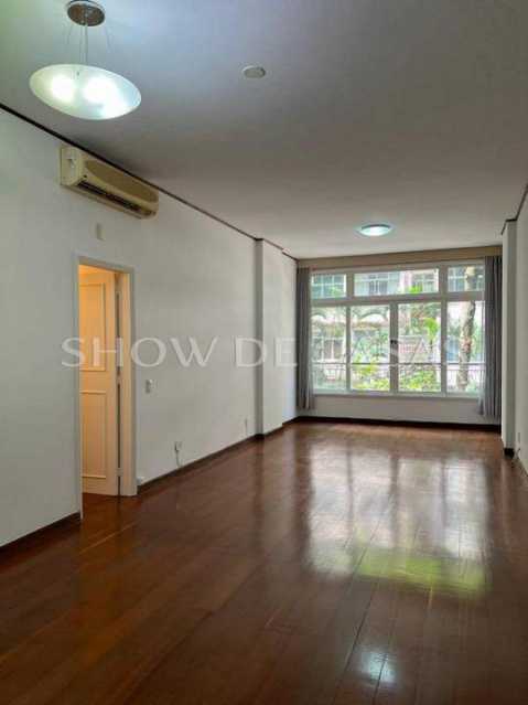 Apartamento à venda com 3 quartos, 140m² - Foto 1