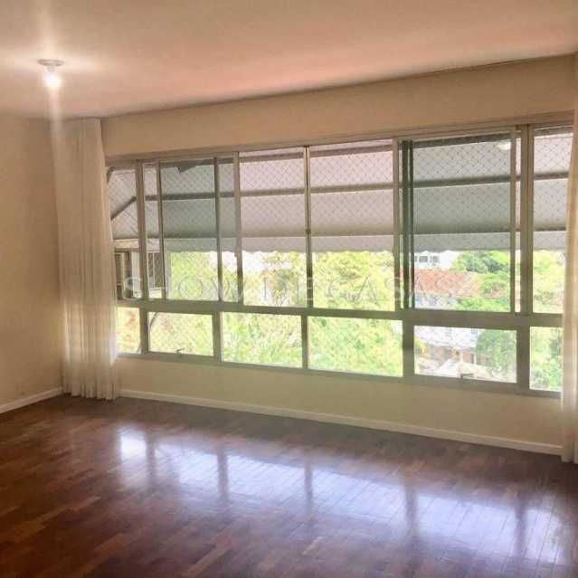 Apartamento à venda com 3 quartos, 105m² - Foto 2