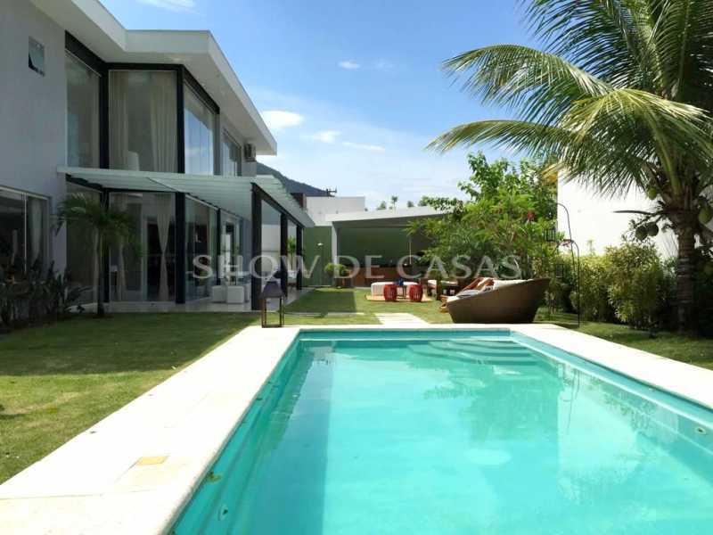 Casa de Condomínio à venda com 4 quartos, 400m² - Foto 2