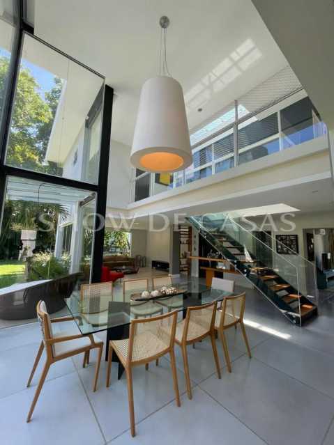 Casa de Condomínio à venda com 4 quartos, 400m² - Foto 4