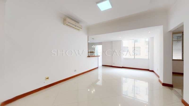 Apartamento à venda com 3 quartos, 150m² - Foto 2