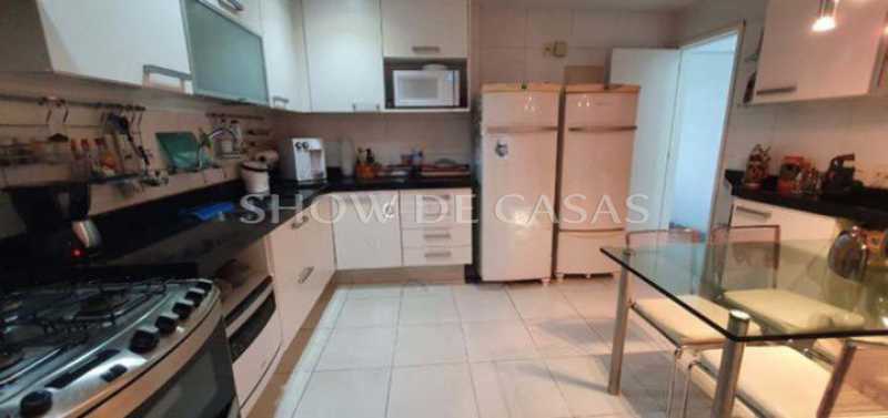 Apartamento à venda com 3 quartos, 210m² - Foto 19