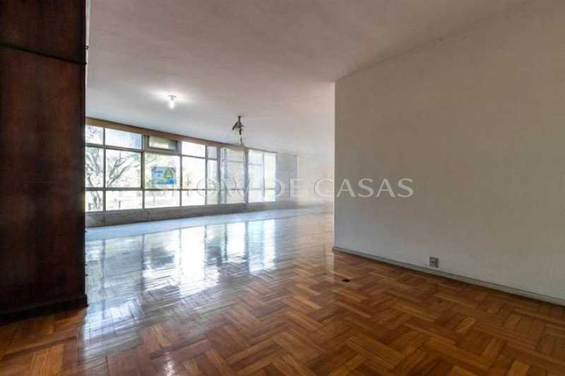 Apartamento à venda com 4 quartos, 258m² - Foto 4