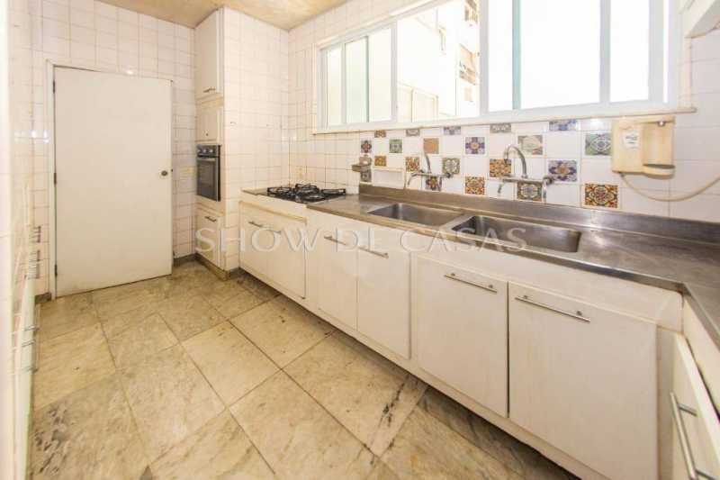 Apartamento à venda com 4 quartos, 258m² - Foto 9