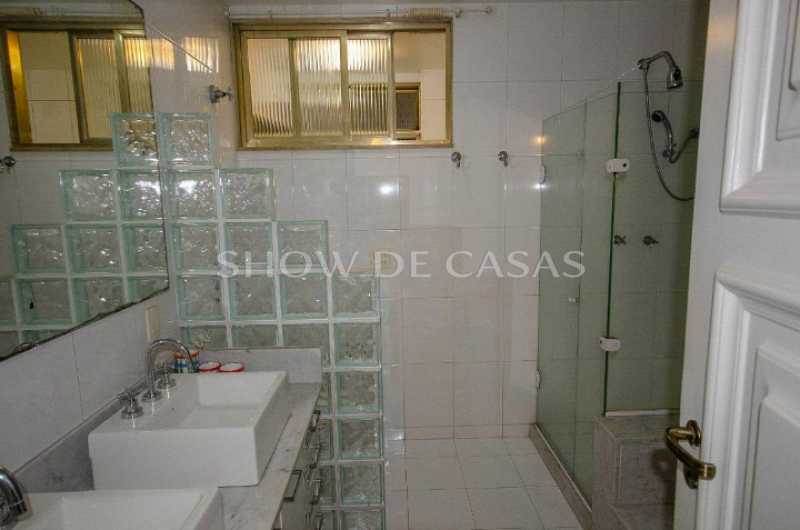 Apartamento à venda com 3 quartos, 258m² - Foto 16