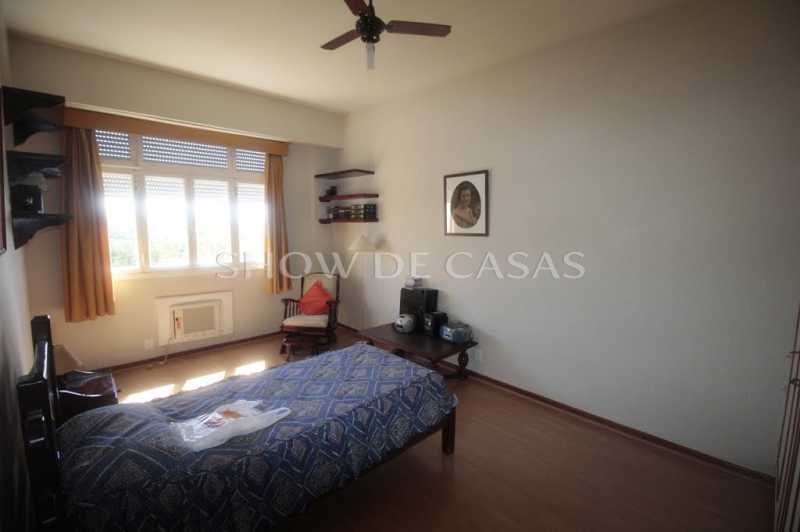 Apartamento à venda com 4 quartos, 213m² - Foto 18