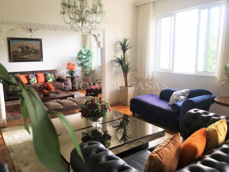 Apartamento à venda com 3 quartos, 240m² - Foto 2