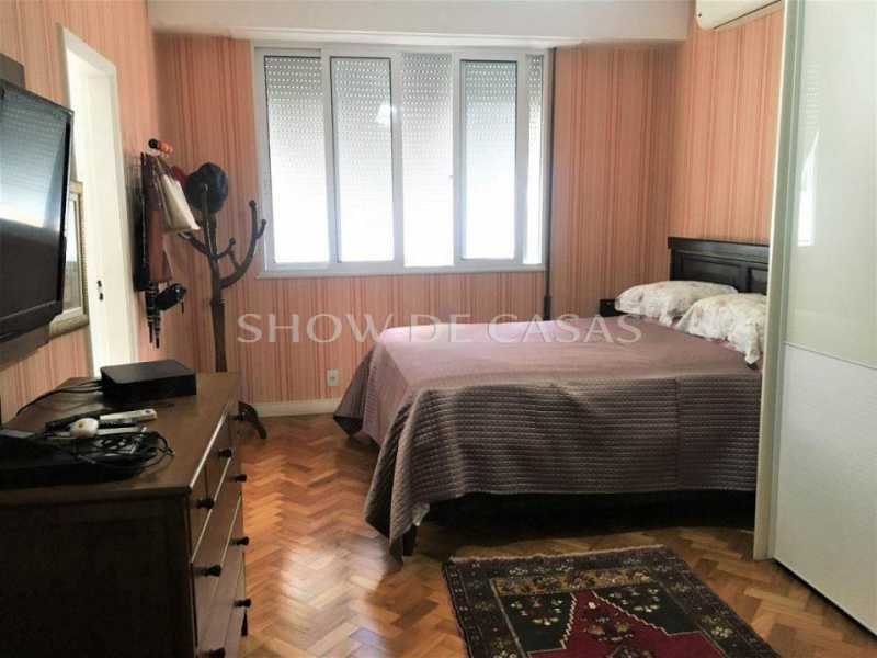 Apartamento à venda com 3 quartos, 240m² - Foto 12