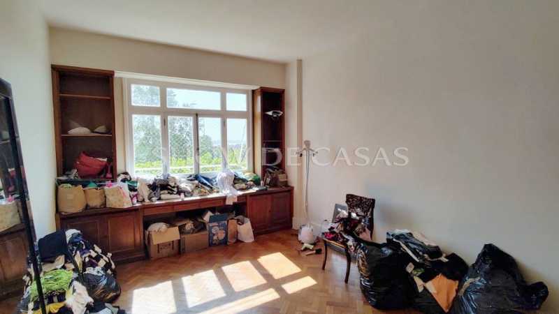 Apartamento à venda com 4 quartos, 230m² - Foto 16