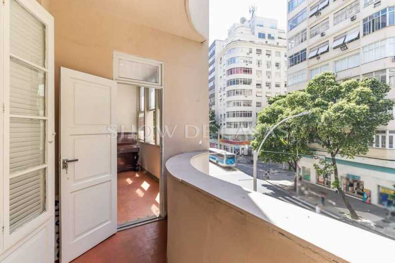 Apartamento à venda com 4 quartos, 231m² - Foto 1