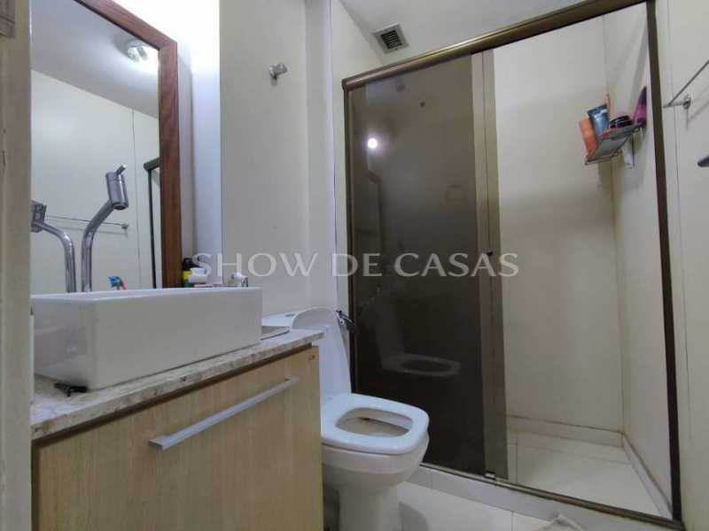 Apartamento à venda com 2 quartos, 79m² - Foto 9