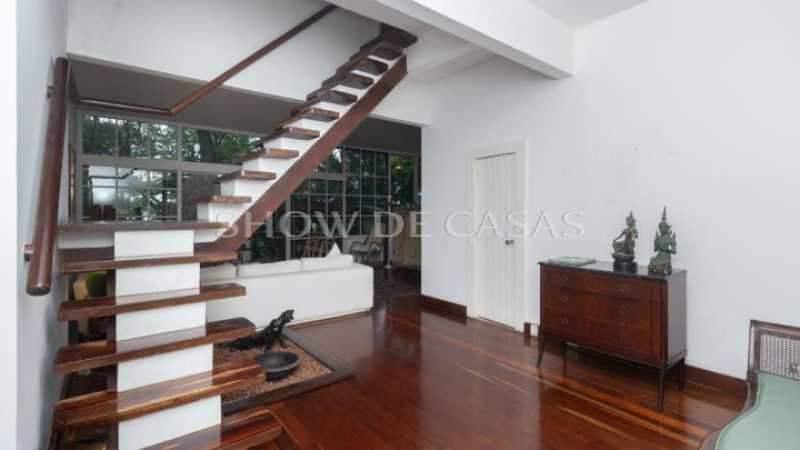 Casa à venda com 4 quartos, 260m² - Foto 1