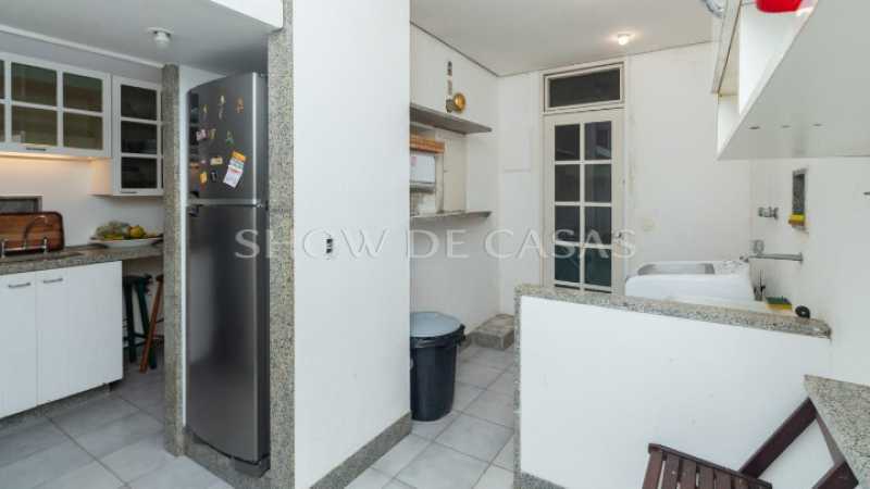 Casa à venda com 4 quartos, 260m² - Foto 28