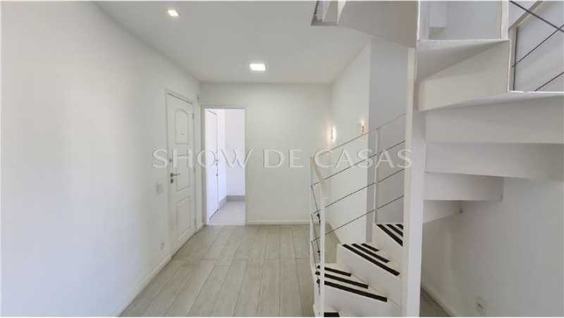 Cobertura à venda com 2 quartos, 106m² - Foto 3