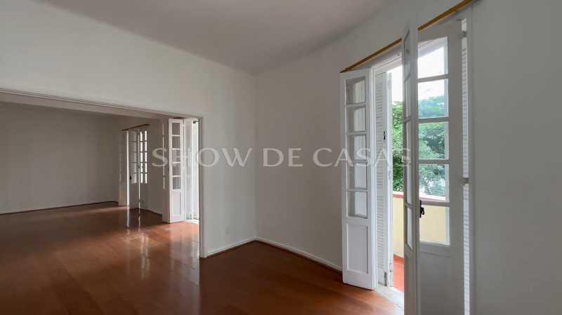 Apartamento à venda com 3 quartos, 150m² - Foto 4