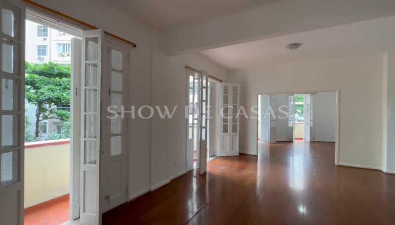 Apartamento à venda com 3 quartos, 150m² - Foto 1