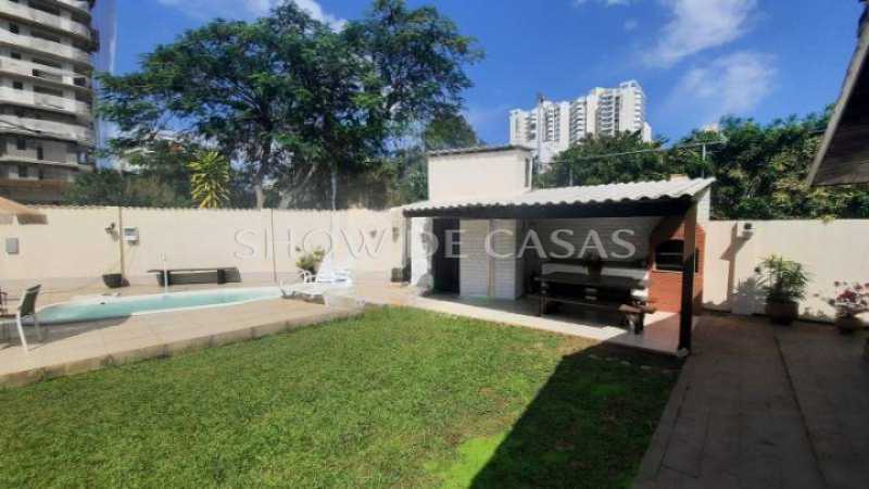 Casa à venda com 3 quartos, 585m² - Foto 5