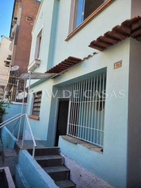 Casa à venda com 4 quartos, 210m² - Foto 2