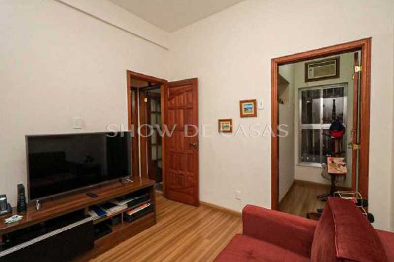 Apartamento à venda com 2 quartos, 70m² - Foto 4