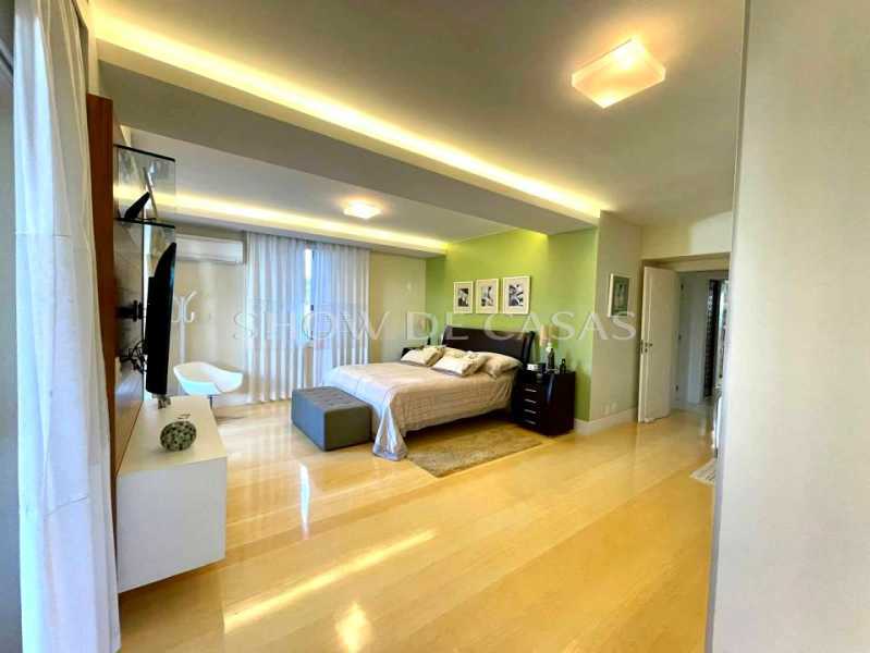 Casa de Condomínio à venda com 4 quartos, 640m² - Foto 19