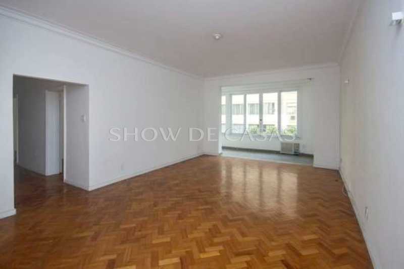 Apartamento à venda com 3 quartos, 140m² - Foto 2