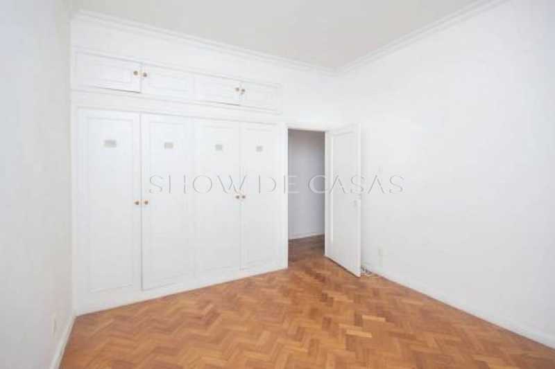 Apartamento à venda com 3 quartos, 140m² - Foto 13