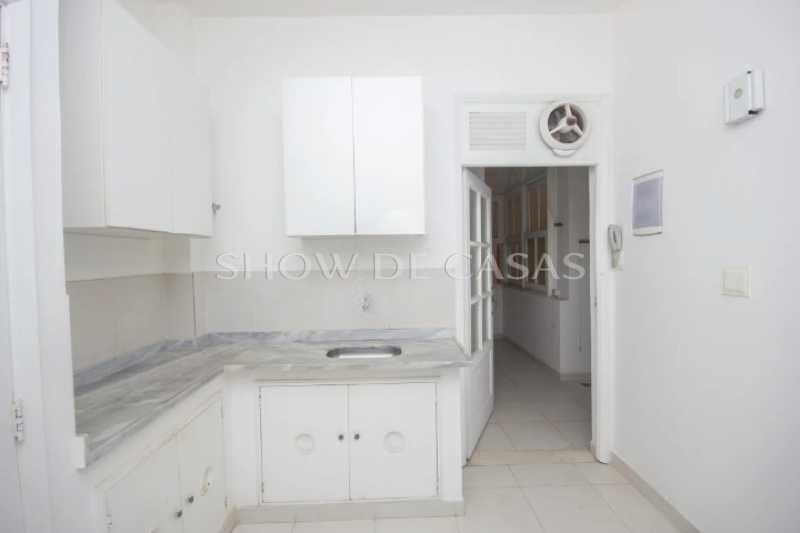 Apartamento à venda com 3 quartos, 140m² - Foto 17