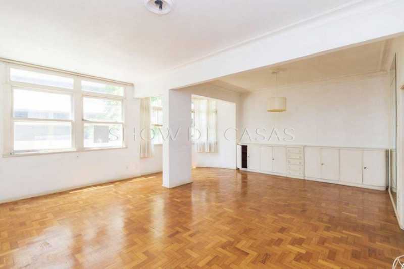 Apartamento à venda com 4 quartos, 160m² - Foto 2