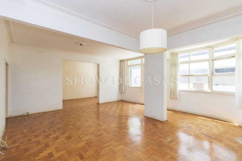 Apartamento à venda com 4 quartos, 160m² - Foto 1