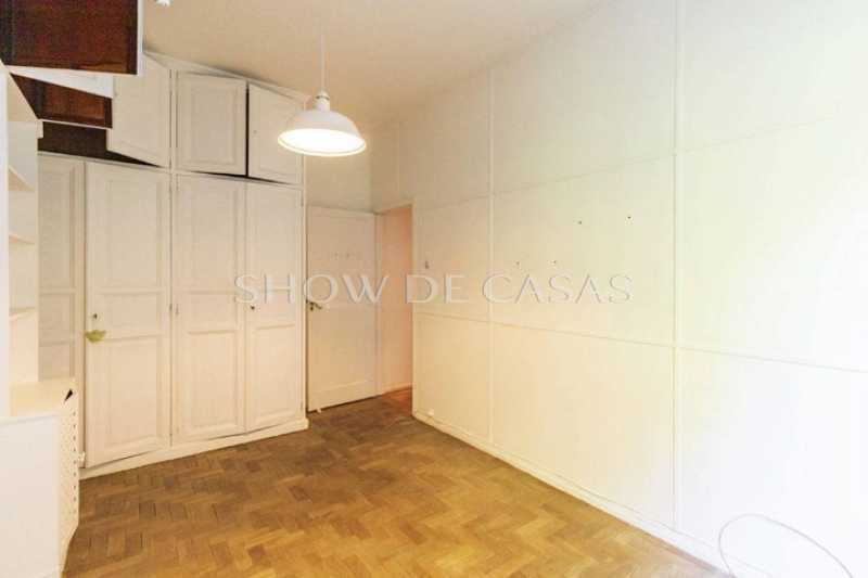 Apartamento à venda com 4 quartos, 160m² - Foto 17