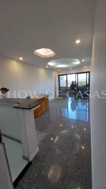 Apartamento à venda com 2 quartos, 76m² - Foto 4