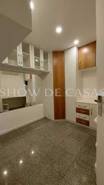 Apartamento à venda com 2 quartos, 76m² - Foto 9