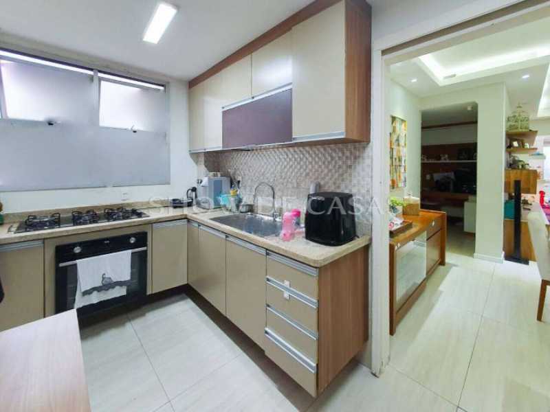 Apartamento à venda com 2 quartos, 100m² - Foto 11