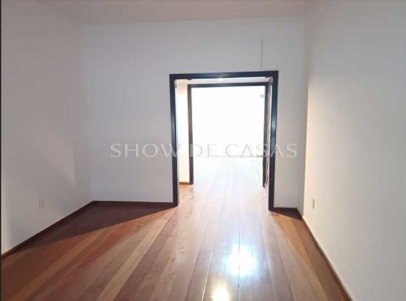 Apartamento à venda com 3 quartos, 125m² - Foto 2