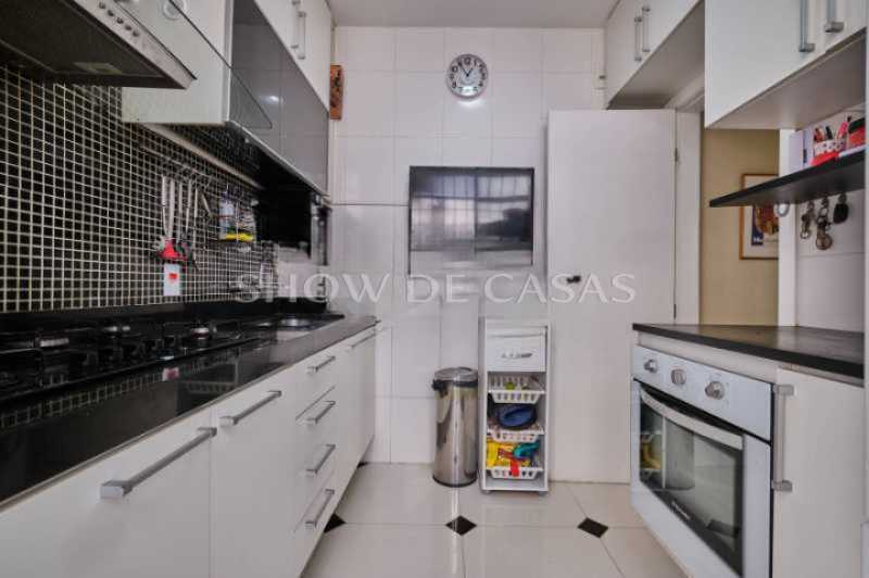 Apartamento à venda com 2 quartos, 67m² - Foto 9