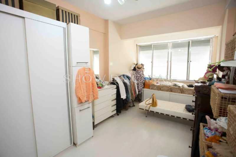 Apartamento à venda com 3 quartos, 200m² - Foto 11