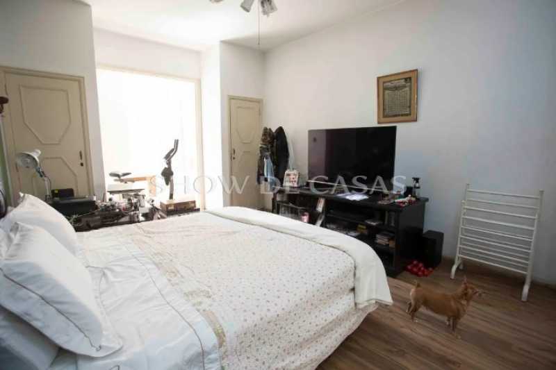 Apartamento à venda com 3 quartos, 200m² - Foto 9