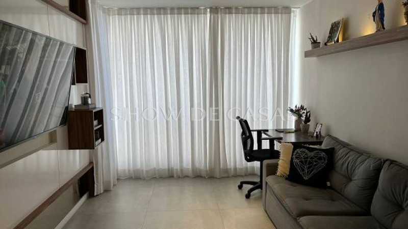 Apartamento à venda com 2 quartos, 84m² - Foto 2