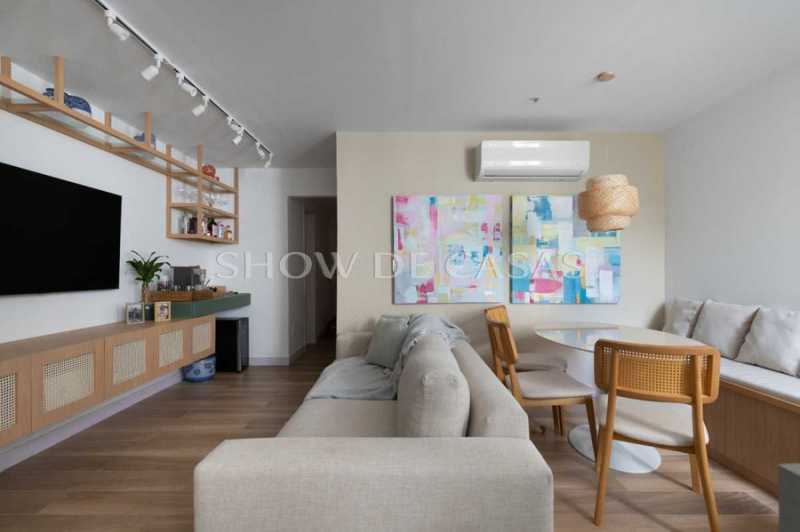 Apartamento à venda com 2 quartos, 81m² - Foto 2