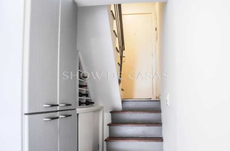 Apartamento à venda com 2 quartos, 70m² - Foto 9