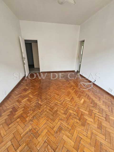 Apartamento à venda com 2 quartos, 95m² - Foto 3