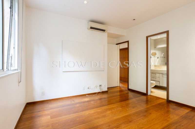 Apartamento à venda com 3 quartos, 113m² - Foto 18