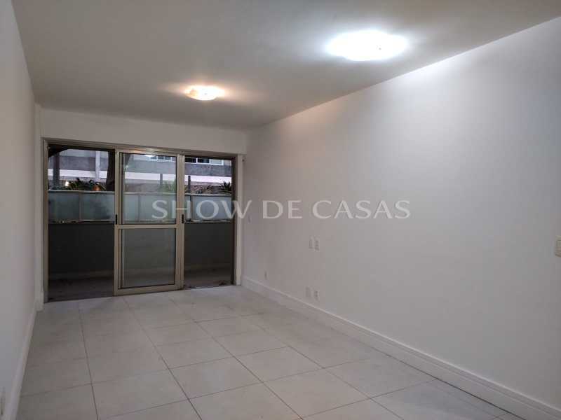 Apartamento à venda com 2 quartos, 78m² - Foto 3